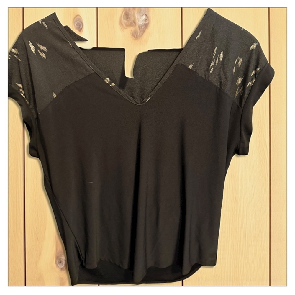 Large V neck pullover blouse black & Gold Accents - Picture 4 of 6